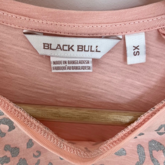 Bundle of two 100% Cotton Animal Print Tees - Picture 15 of 16